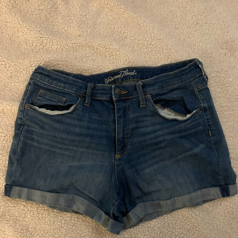 Universal Thread Mid Rise Cut Off Shorts Dark Wash - Picture 2 of 4